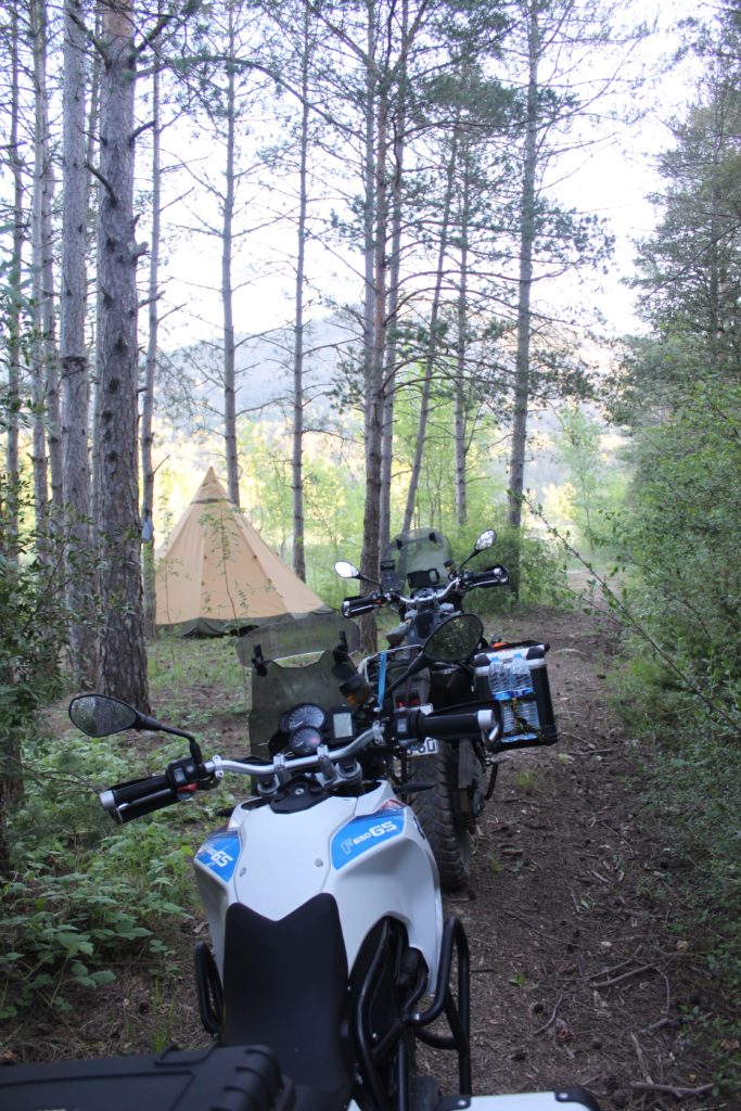 Motorradreise - wild campen mit dem Tipi