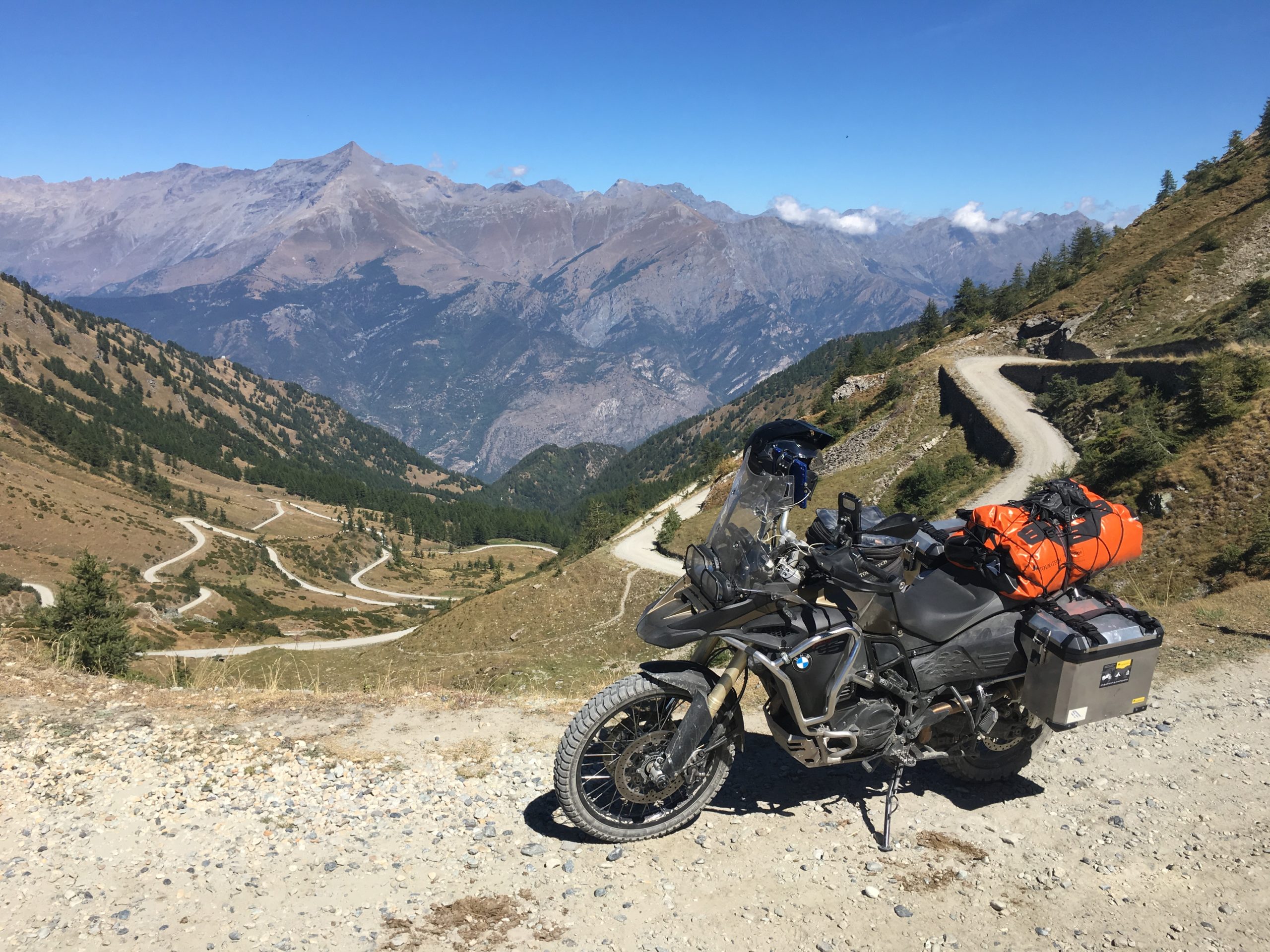 Enduro wandern auf dem Colle delle Finestre