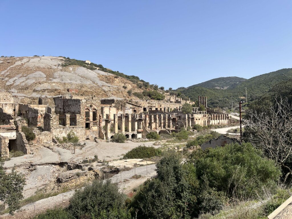 theglobeexplorer - Sardinien - Lost Place alte Mine