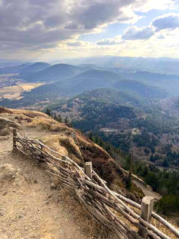 Vulkangebiet um den Puy de Dôme in der Auvergne